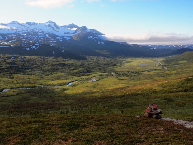 The magnificent Speltfjelldalen valley, with Oksskolten in the back, as seen while traversing the slopes of Artfjellet