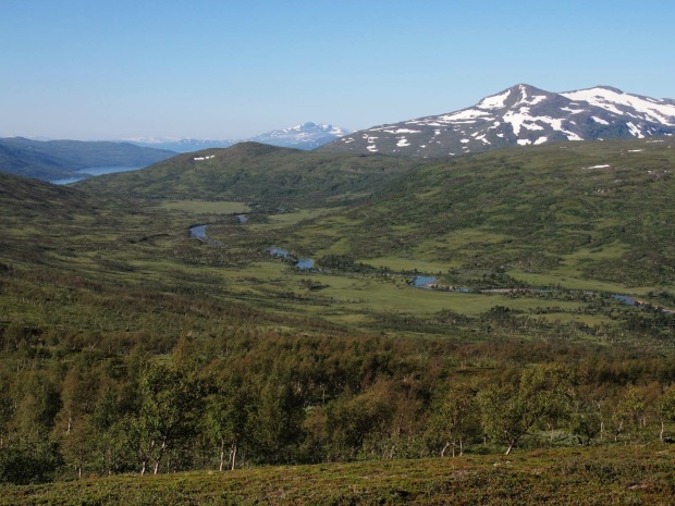 The lower Speltfjelldalen as seen while continuing the traverse above the valley